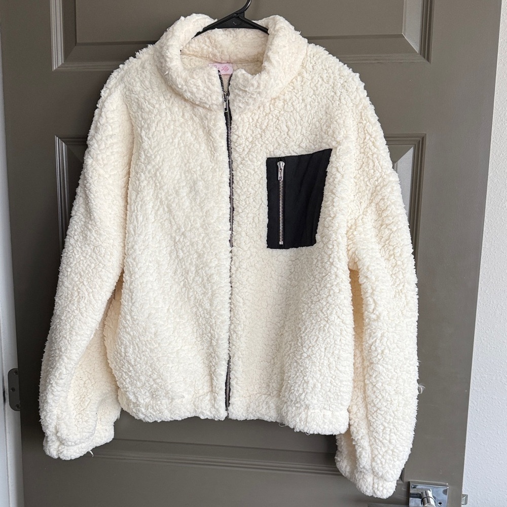 Pink Lily Cozy Cream Sherpa Zip Jacket with Black Chest Pocket